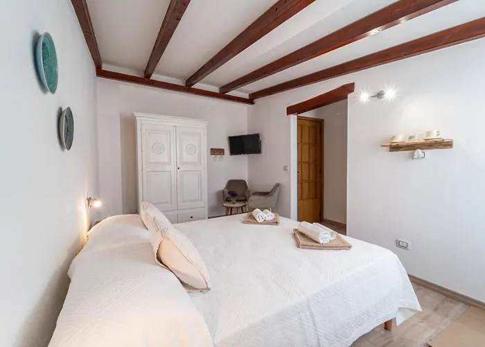 Domo Papiros Nocleg ze śniadaniem *