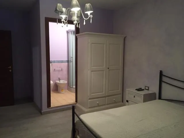 Domo Papiros Nocleg ze śniadaniem *