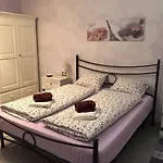 Domo Papiros Panzió