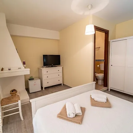 Domo Papiros B&B 시니스콜라