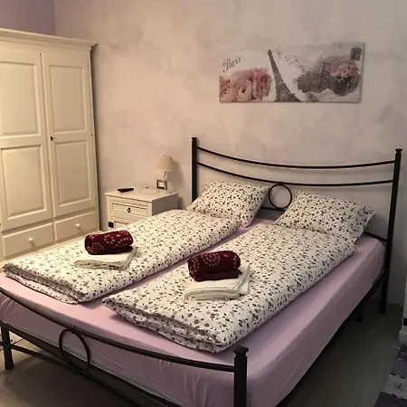 Domo Papiros Bed and breakfast