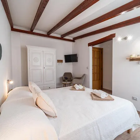 Domo Papiros Bed and breakfast *