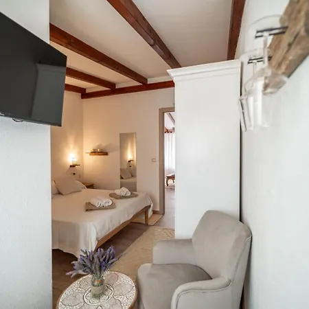 Bed and breakfast Domo Papiros *