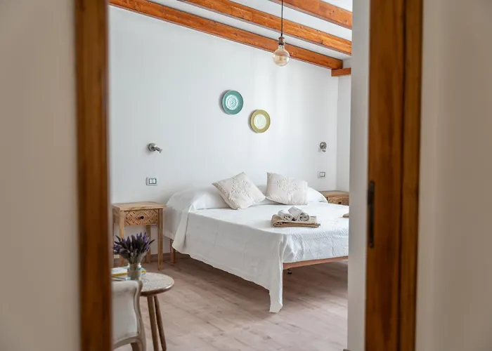 Domo Papiros فندق مبيت وإفطار *